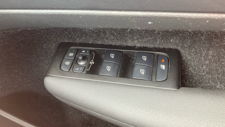 Volvo Xc40 1.5 T3 [163] R DESIGN 5dr Geartronic Petrol Estate